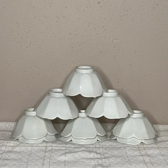 VTG set of nine porcelain lotus flower shaped designs ice cream, fruit bowl - Picture 4 of 7